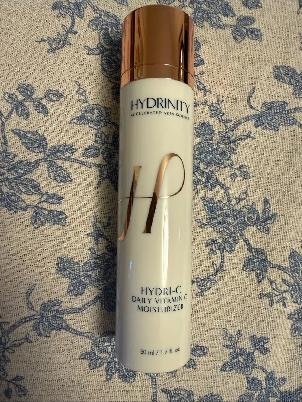 New in Box Hydrinity Hydri-C Daily Vitamin C Moisturizer - Light Gray
